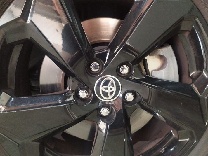 TOYOTA Rav4 2.5l 220H Style 5p