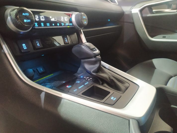 TOYOTA Rav4 2.5l 220H Style 5p