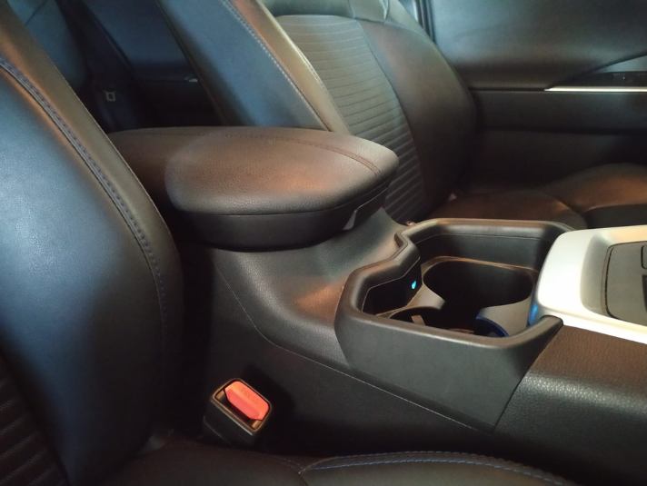 TOYOTA Rav4 2.5l 220H Style 5p