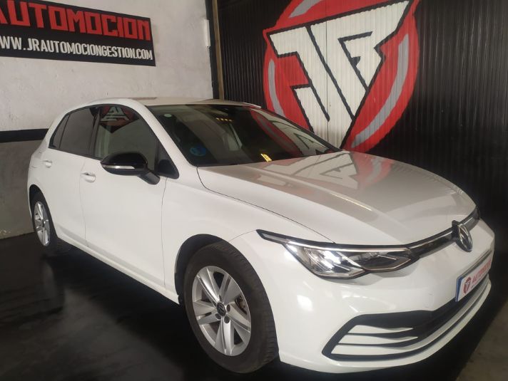 VOLKSWAGEN Golf Life 1.0 eTSI 81kW 110CV DSG 5p