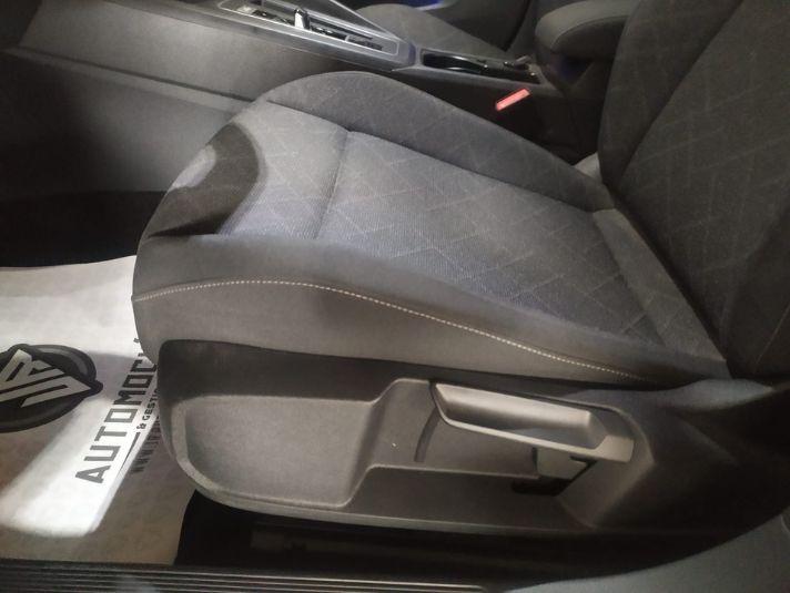 VOLKSWAGEN Golf Life 1.0 eTSI 81kW 110CV DSG 5p