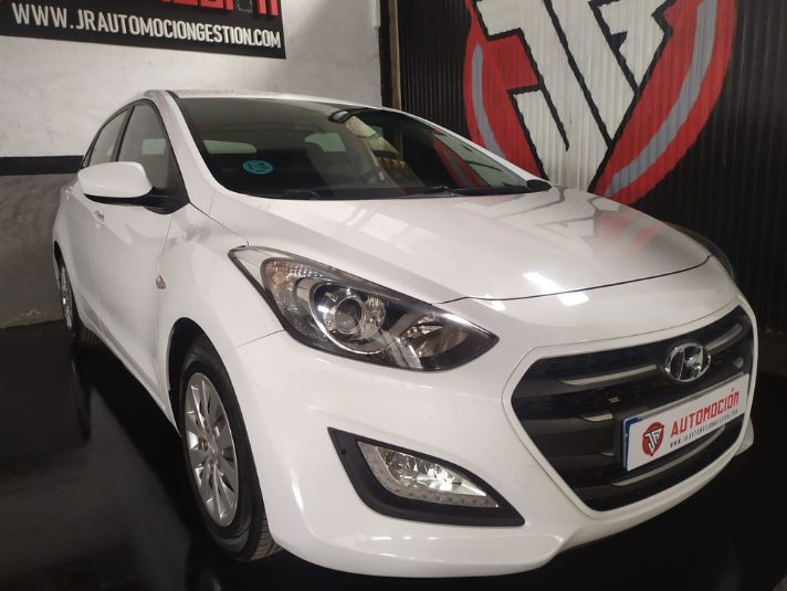 HYUNDAI i30 1.4 MPI BlueDrive 25 Aniversario