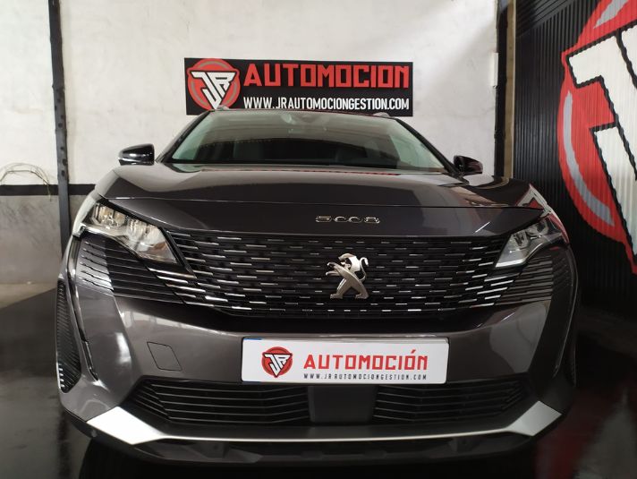 PEUGEOT 5008 1.2 PureTech SS Allure