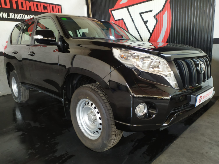 TOYOTA Land Cruiser 2.8 D4D VX
