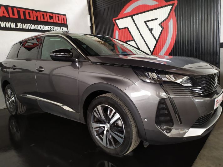 PEUGEOT 5008 1.2 PureTech SS Allure
