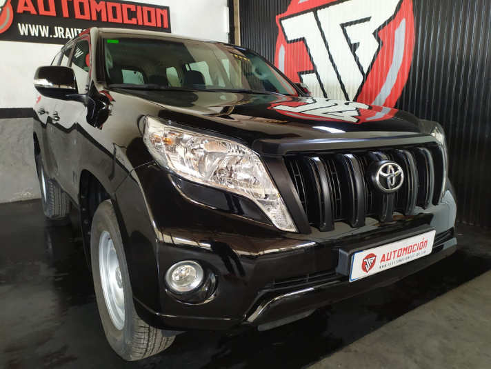 TOYOTA Land Cruiser 2.8 D4D VX