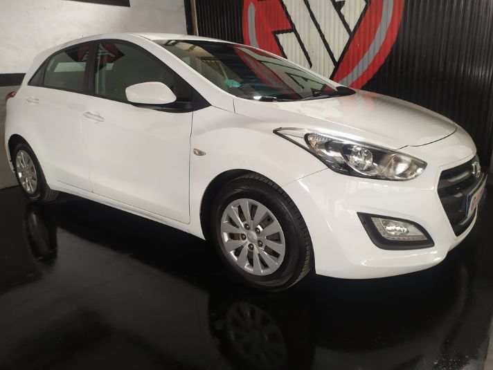 HYUNDAI i30 1.4 MPI BlueDrive 25 Aniversario
