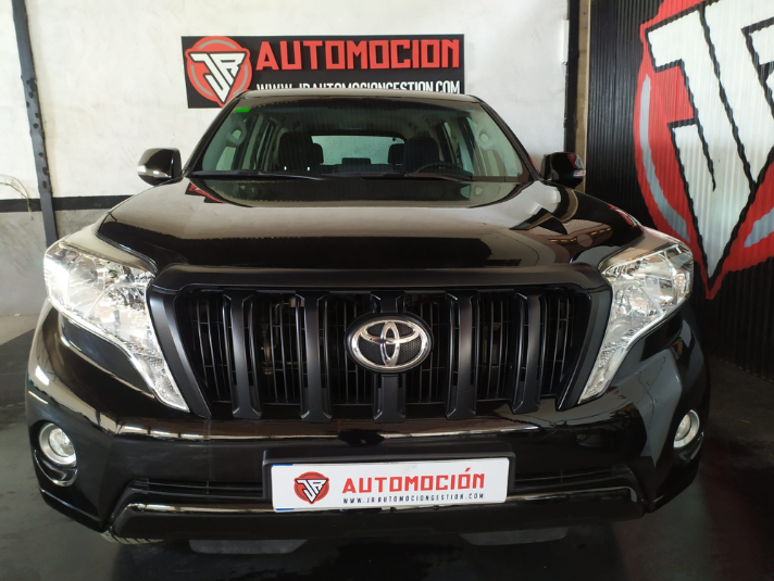 TOYOTA Land Cruiser 2.8 D4D VX