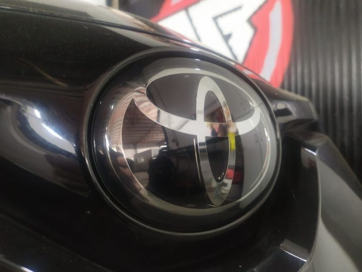 TOYOTA C-HR 2.0 180H GR Sport Black Edition