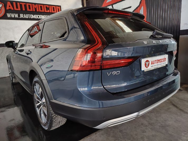 VOLVO V90 Cross Country 2.0 B4 D Pro AWD Auto
