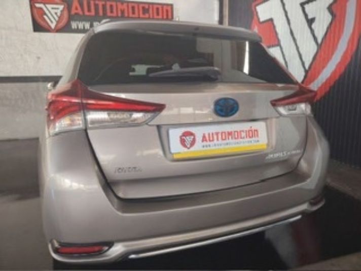 TOYOTA Auris Hybrid Active Touring Sports