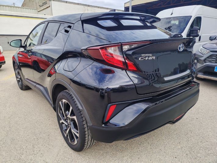 Toyota C-HR+